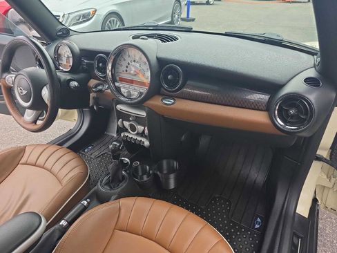 Used 2010 MINI Cooper Hardtop image 23