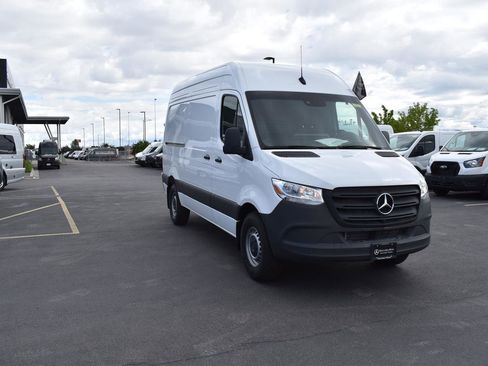 Used 2024 Mercedes-Benz Sprinter 144 Cargo image 3