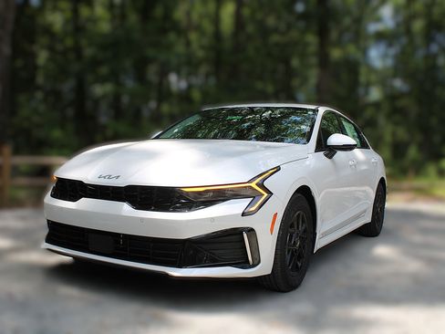 New 2026 Kia K5 LXS FWD image 3