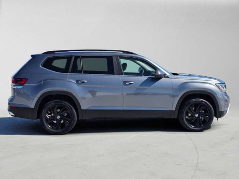 Used 2022 Volkswagen Atlas SE FWD image 2