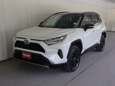 Used 2022 Toyota RAV4 XSE w/ XSE Grade Weather Package AWD/4WD image 24