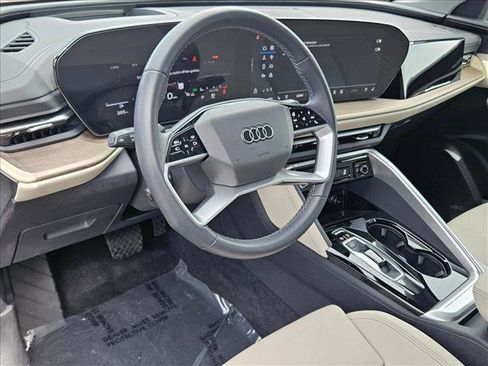 Certified 2025 Audi Q5 Premium w/ Premium Plus AWD/4WD image 10