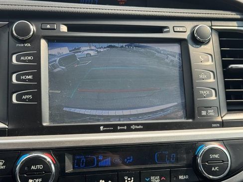 Used 2018 Toyota Highlander XLE w/ Protection Package #3 AWD/4WD image 32