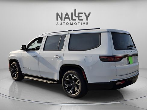 Used 2024 Jeep Wagoneer Series III image 3