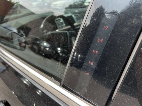 Used 2010 Lincoln MKS AWD image 24