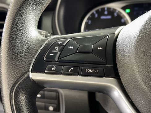 Used 2021 Nissan Kicks S image 28