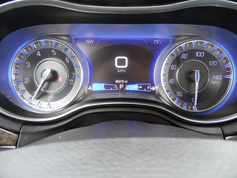 Used 2019 Chrysler 300 Limited image 26