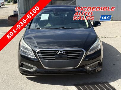 Used 2017 Hyundai Sonata Limited w/ Ultimate Package 02