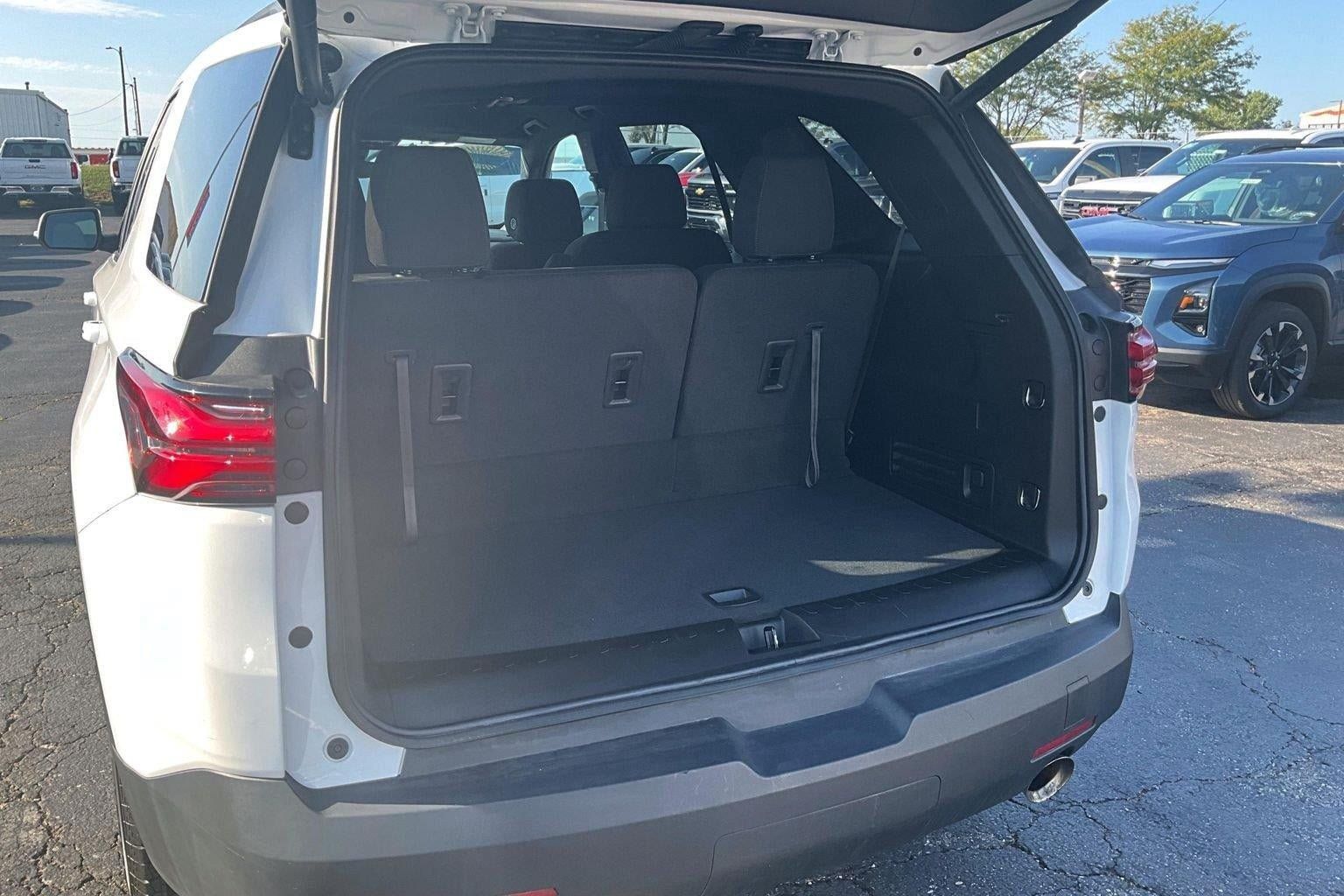 Used 2023 Chevrolet Traverse LT w/ LPO, Floor Liner Package AWD/4WD image 4