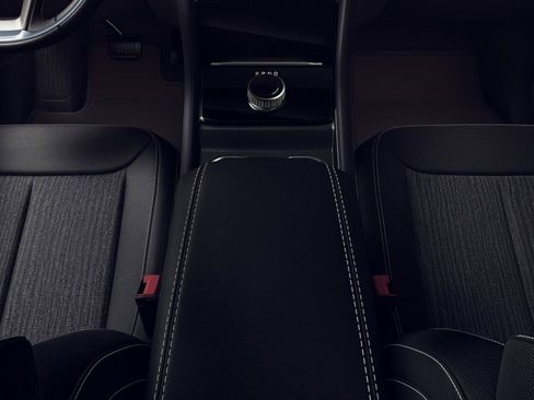 New 2026 Jeep Grand Cherokee Laredo image 4