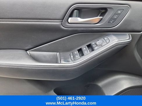 Used 2023 Nissan Rogue SL AWD/4WD image 32