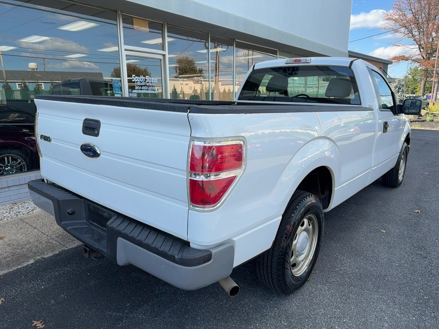 Used 2010 Ford F150 XL RWD image 3