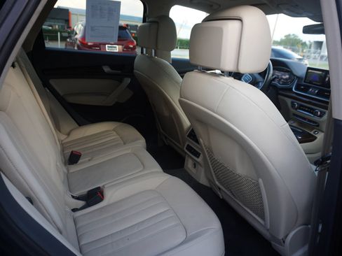 Used 2018 Audi Q5 2.0T Premium Plus AWD/4WD image 22