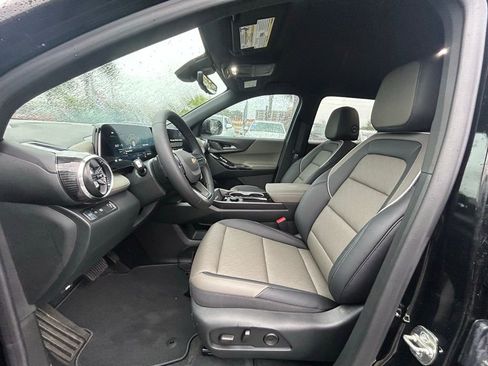 New 2026 Chevrolet Equinox LT w/ Convenience Package II FWD image 13