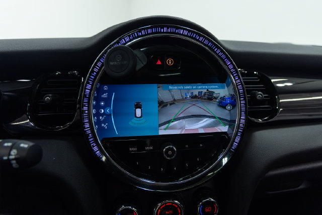 Used 2022 MINI Cooper 2-Door Hardtop FWD image 17