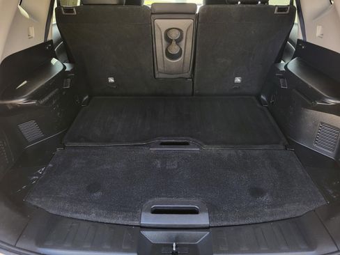 Used 2019 Nissan Rogue SV image 16