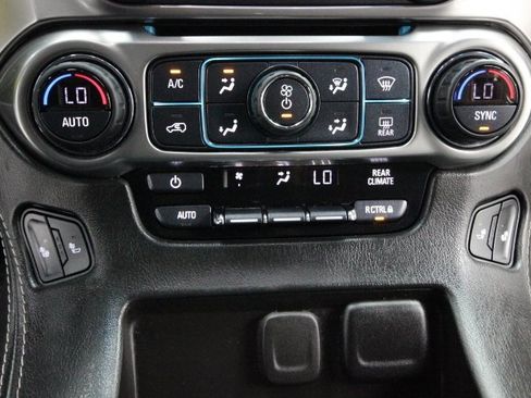 Used 2019 Chevrolet Suburban LT image 29