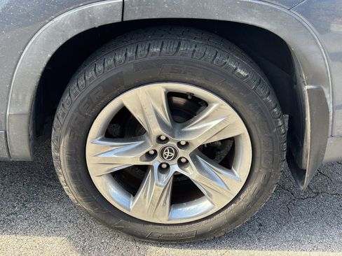 Used 2019 Toyota Highlander Limited image 4