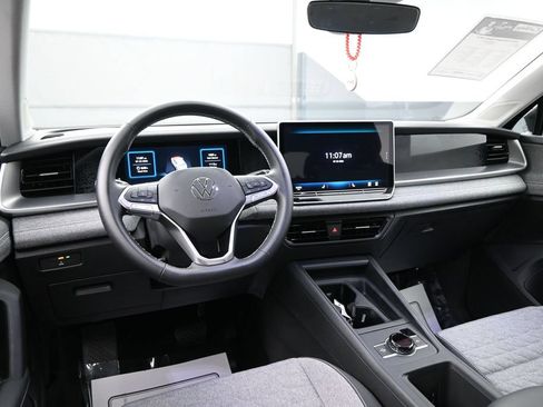 Used 2025 Volkswagen Tiguan S FWD image 31