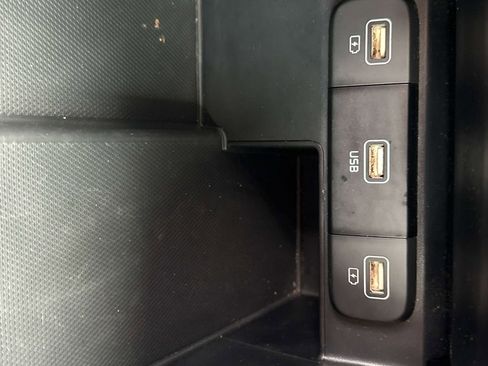 Used 2023 Kia Sorento LX image 24