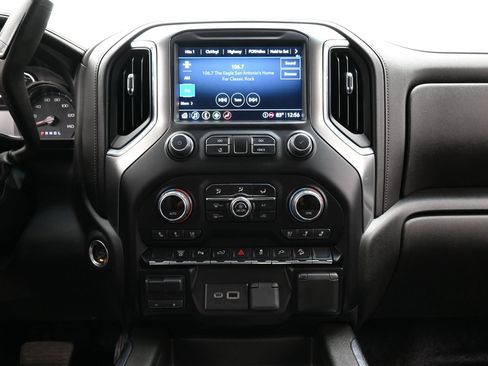 Used 2022 Chevrolet Silverado 2500 LTZ w/ LTZ Texas Edition AWD/4WD image 17