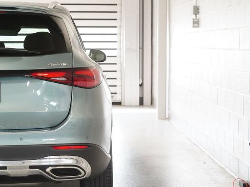Used 2026 Mercedes-Benz GLC 300 4MATIC image 10