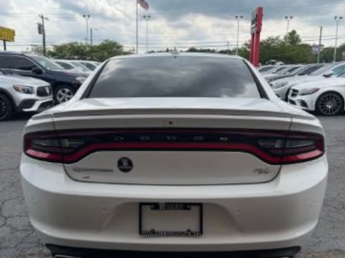 Used 2017 Dodge Charger R/T w/ Premium Group RWD image 5