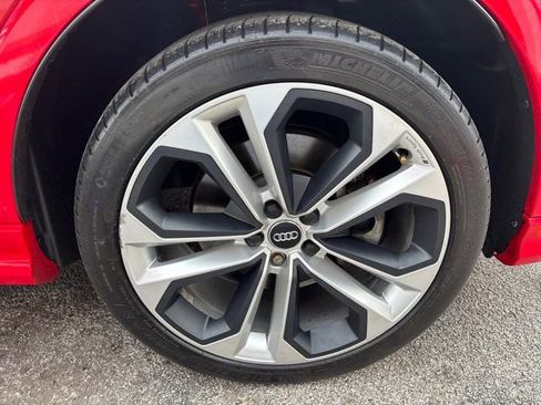 Used 2020 Audi Q3 2.0T Prestige w/ Prestige Package image 7