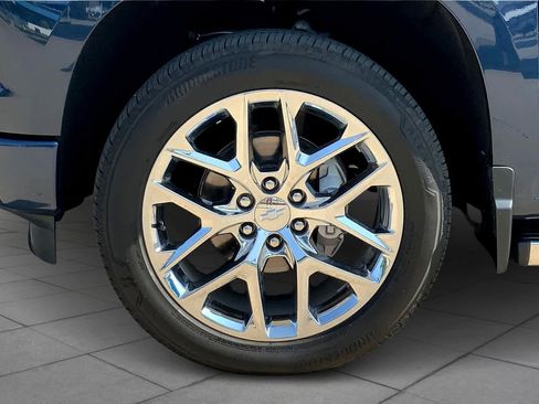 Used 2023 Chevrolet Silverado 1500 High Country w/ Technology Package AWD/4WD image 11