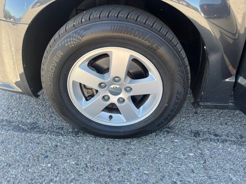 Used 2012 Dodge Grand Caravan SXT FWD image 26