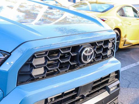 Used 2025 Toyota 4Runner TRD Off-Road image 6