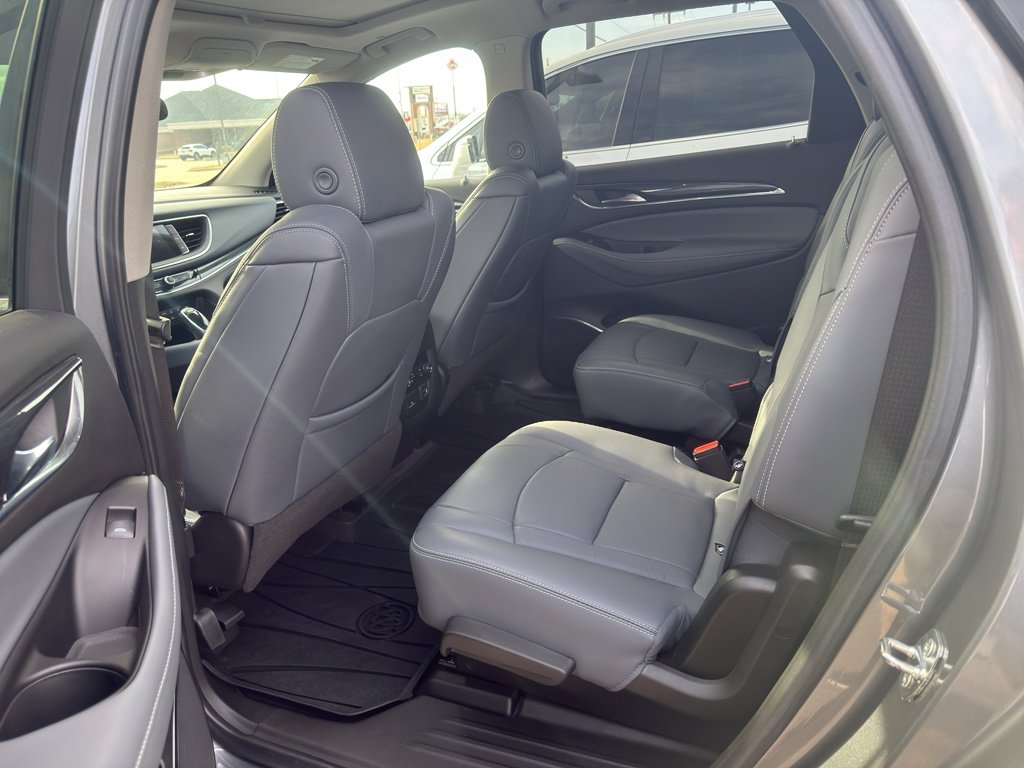 Used 2020 Buick Enclave Premium w/ Sun and Sites Package AWD/4WD image 8