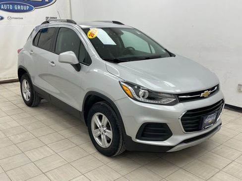 Certified 2022 Chevrolet Trax LT w/ LT Convenience Package image 1