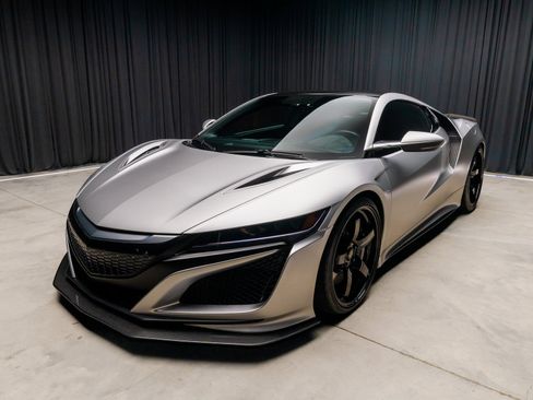Used 2017 Acura NSX image 9