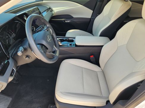 Used 2024 Lexus RX 350 FWD w/ Technology Package image 5