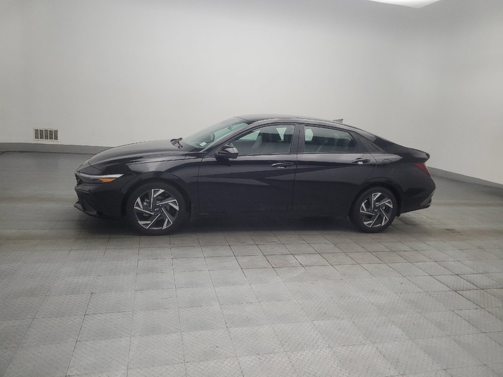 Used 2025 Hyundai Elantra Sport FWD image 2