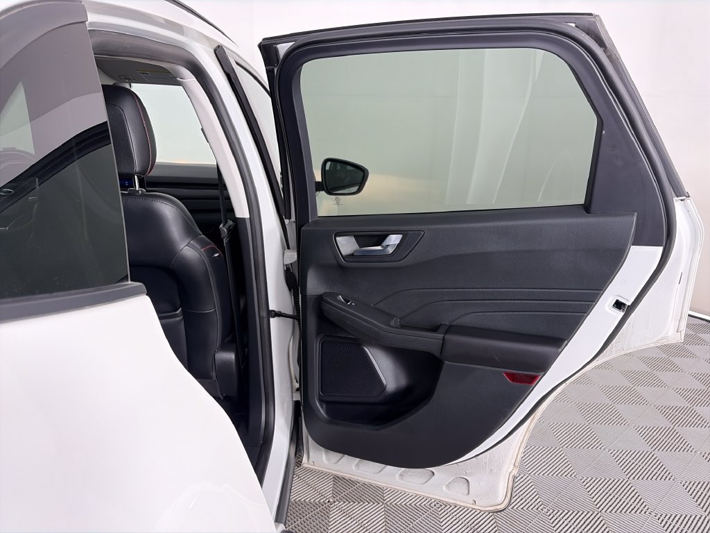 Used 2022 Ford Escape SEL w/ SEL Stealth AWD Package image 28