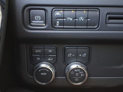Used 2023 GMC Yukon SLE AWD/4WD image 17