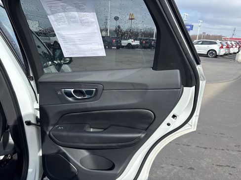 Used 2025 Volvo XC60 B5 Plus image 35