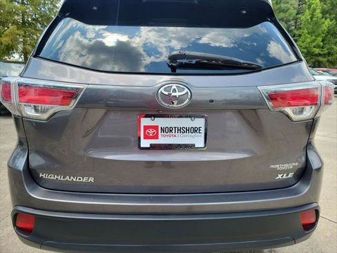 Certified 2016 Toyota Highlander XLE FWD image 4