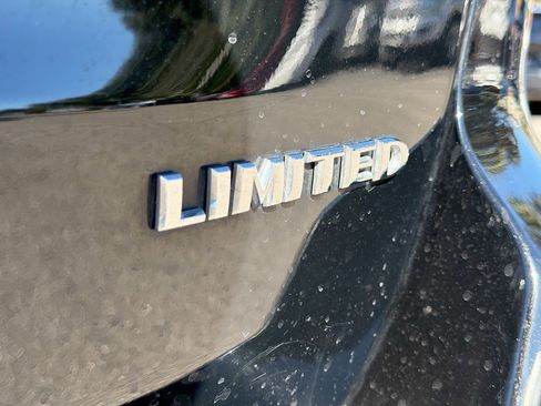 Used 2018 Jeep Grand Cherokee Limited image 11