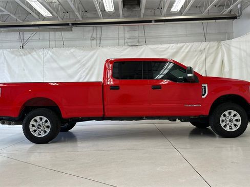 Used 2022 Ford F350 XLT image 4
