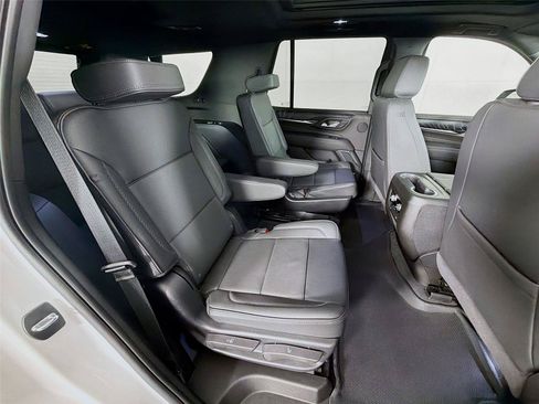 Used 2024 GMC Yukon Denali AWD/4WD image 30