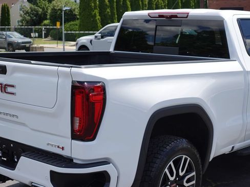 Used 2024 GMC Sierra 1500 AT4 w/ Technology Package AWD/4WD image 14