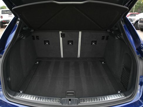 Used 2024 Porsche Macan w/ Premium Plus Package image 14