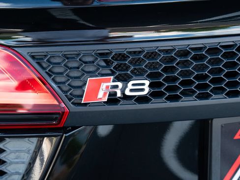 Used 2018 Audi R8 V10 AWD/4WD image 17