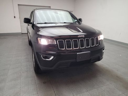 Used 2018 Jeep Grand Cherokee Laredo image 14