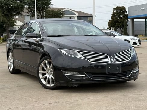 Used 2013 Lincoln MKZ FWD image 3