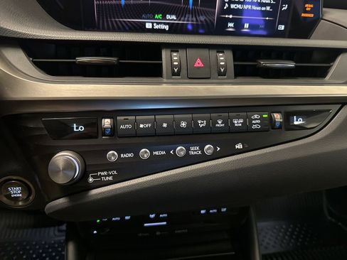 Used 2021 Lexus ES 250 w/ Premium Package AWD/4WD image 15