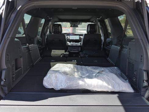 New 2026 Ford Expedition Max Platinum image 31